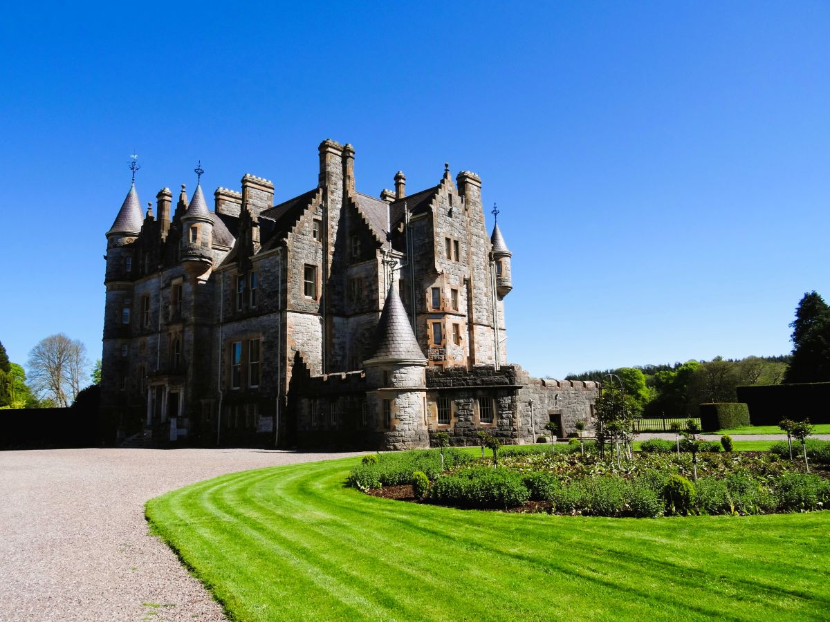 blarney castle house sunny day