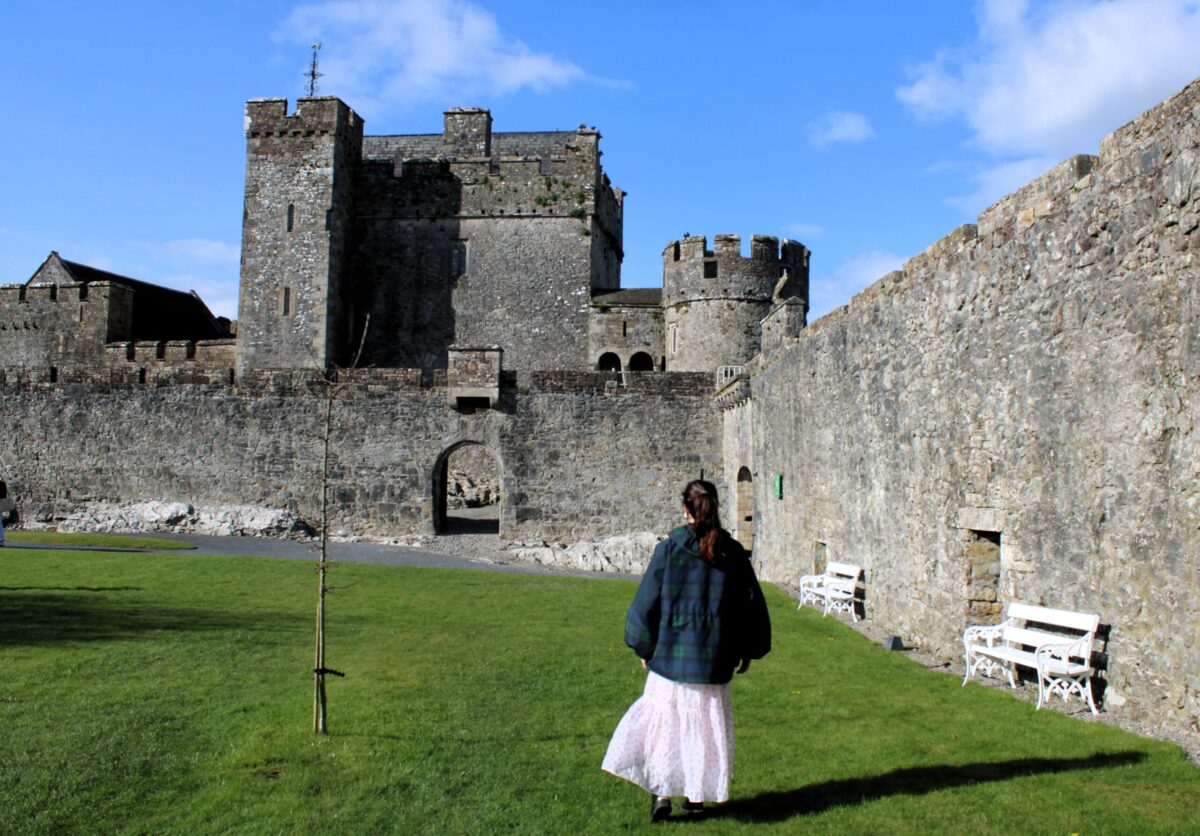 cahir castle lady posing
