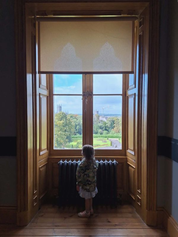 girl window kilkenny castle