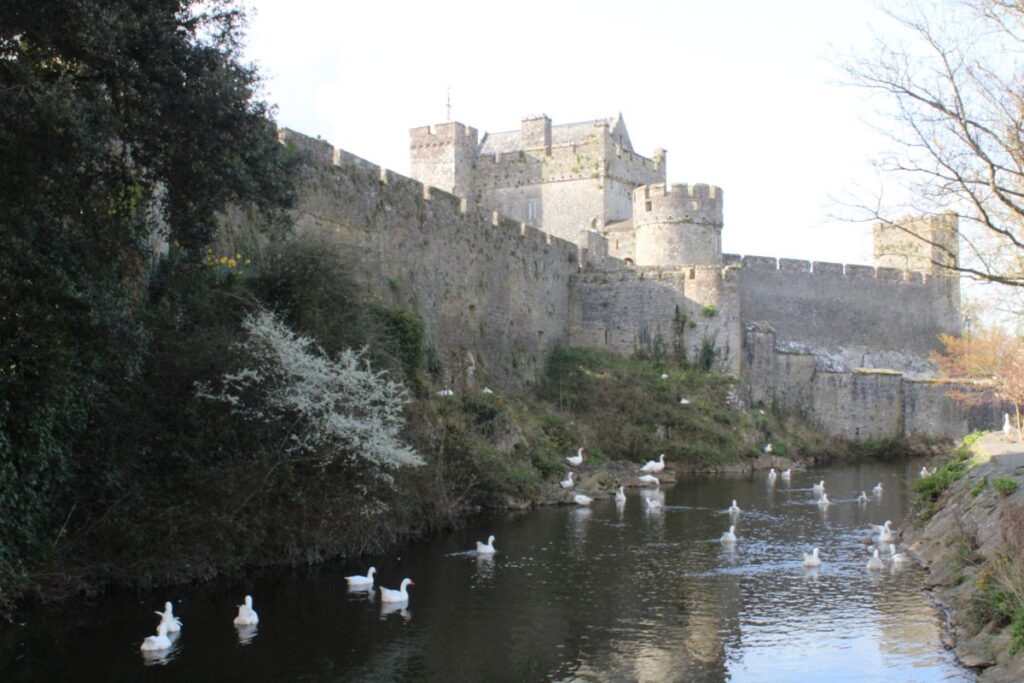 river flowing next to cahir castle