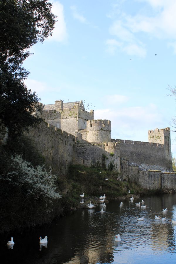 cahir castle river