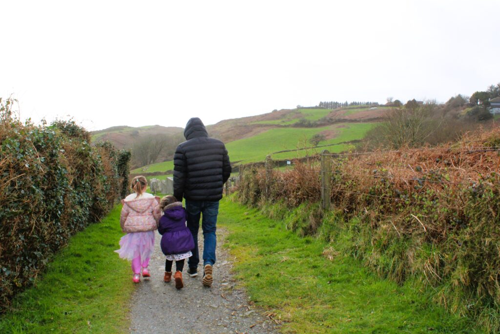 walk to drombeg stone circle