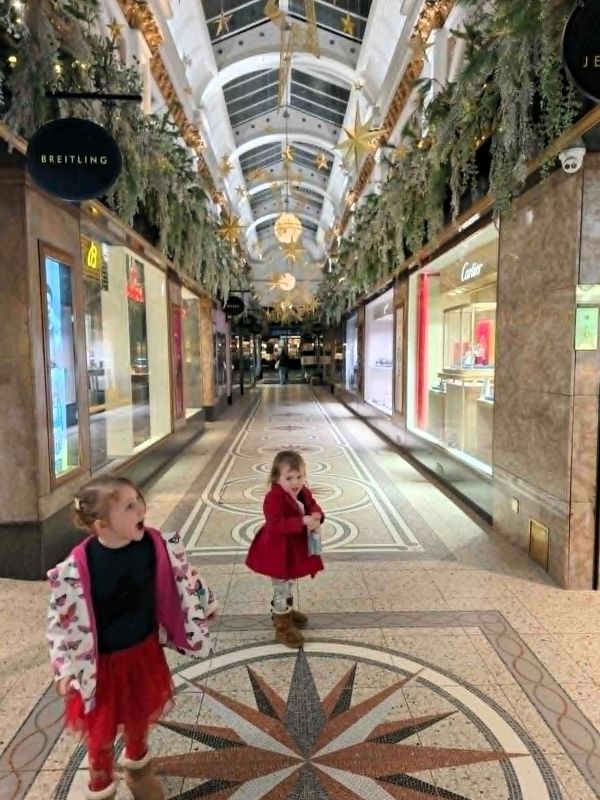 girls belfast shopping arcade