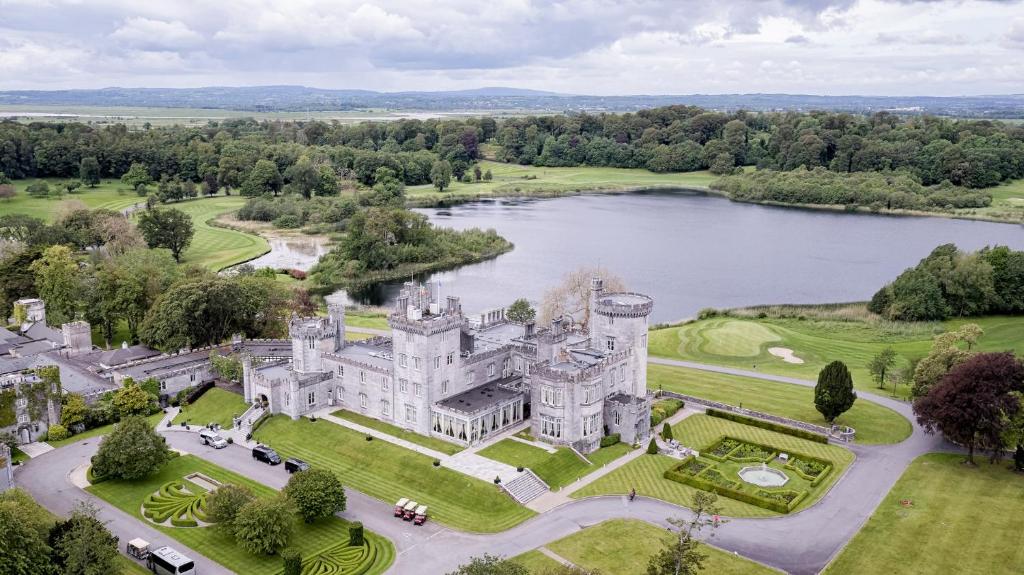 dromoland castle exterior