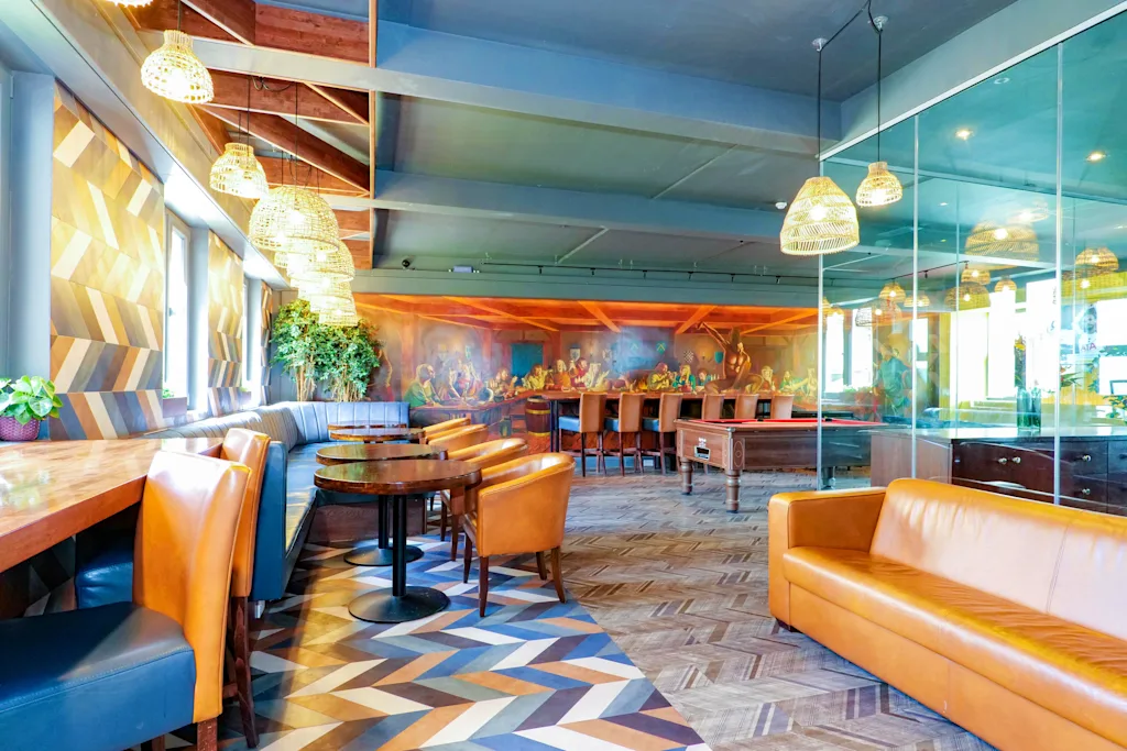 common room kinlay eyre square hostel galway